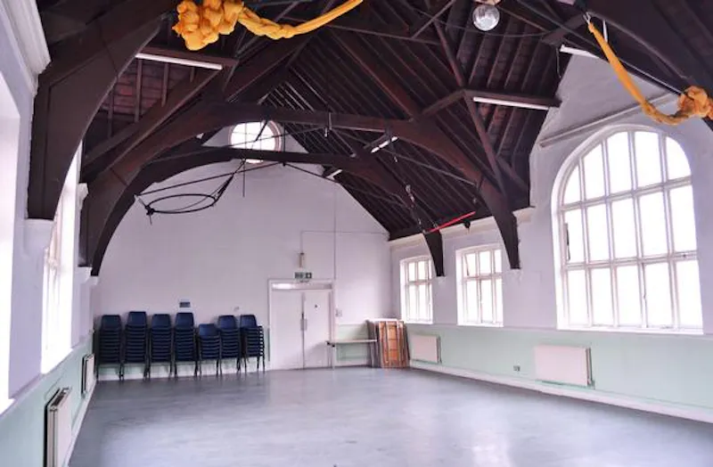 Victorian hall in Brixton, N394 (photo 3)