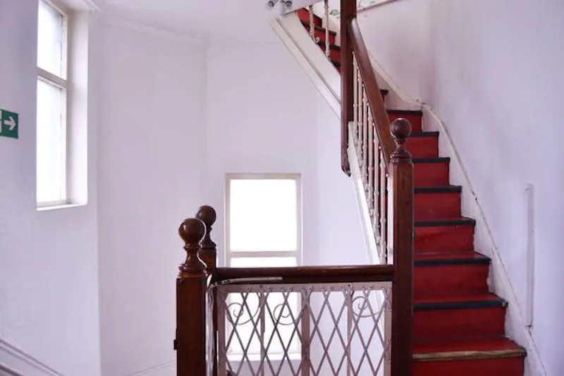 Staircase at Victorian hall in Brixton, N394 (photo 9)