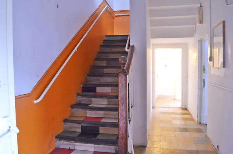 Entrance hall at Victorian hall in Brixton, N394 (photo 14)
