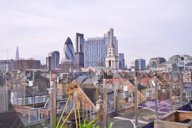 Spitalfields roof terrace, Q102 (photo 3)