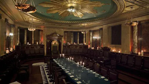 Opulent City hotel, R795