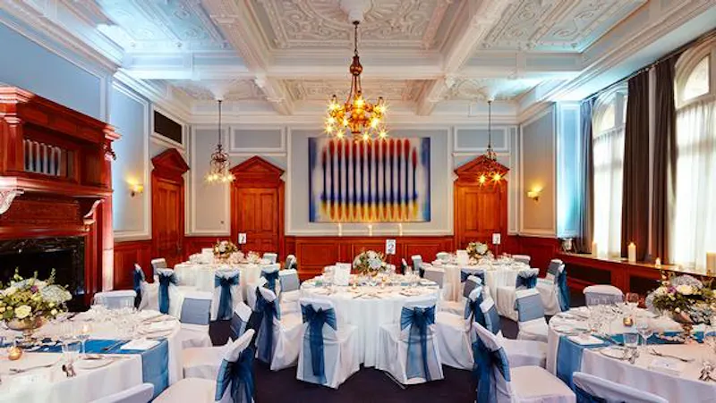 Ballroom at Opulent City hotel, R795 (photo 8)