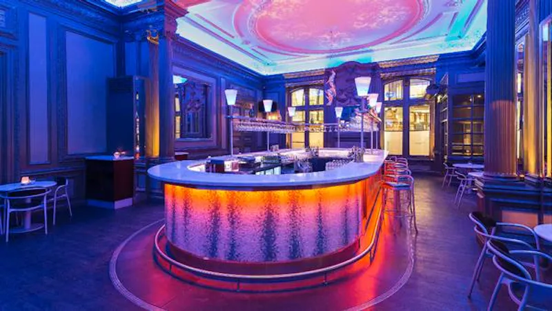Bar at Opulent City hotel, R795 (photo 9)