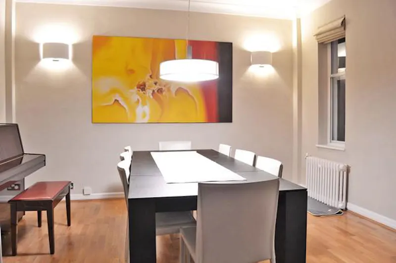 Dining room at Smart St John's Wood apartment, F1075 (photo 6)