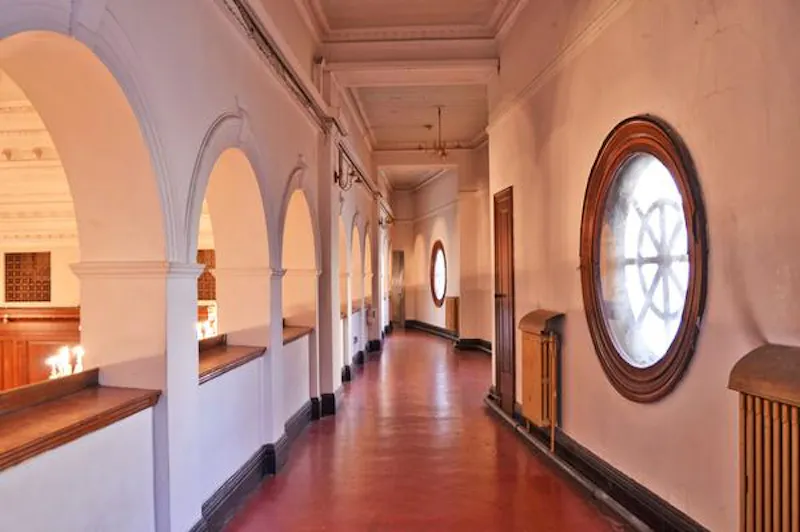 Mezzanine at Opulent Bayswater ballroom, Q105 (photo 7)