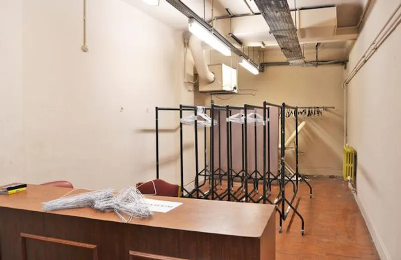 Dressing room at Opulent Bayswater ballroom, Q105 (photo 12)