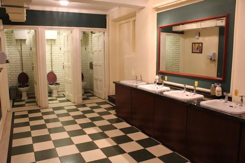 Opulent Bayswater ballroom, Q105 (photo 29)