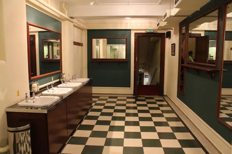 Opulent Bayswater ballroom, Q105 (photo 30)