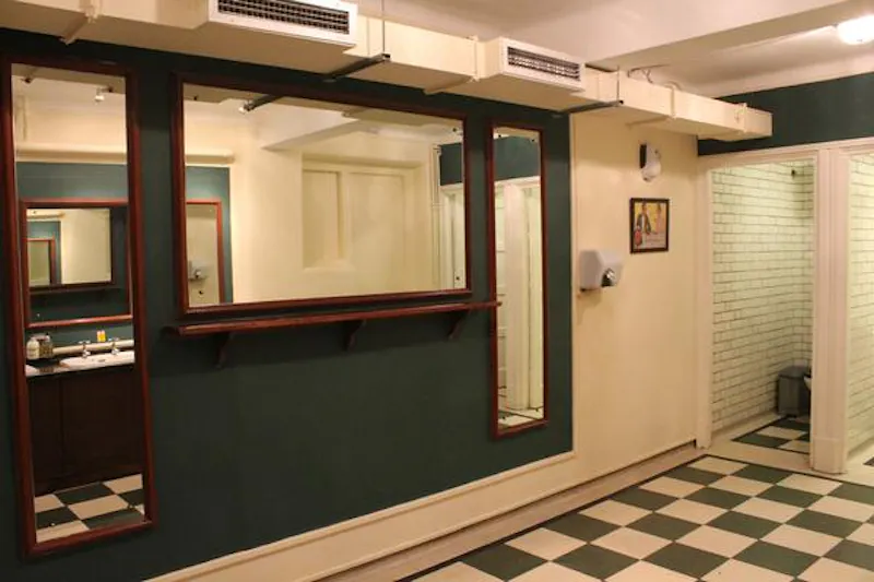 Opulent Bayswater ballroom, Q105 (photo 32)