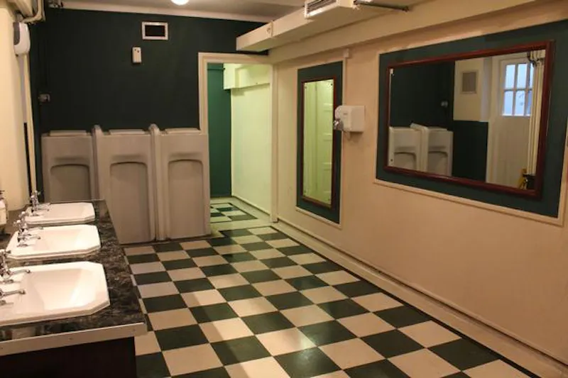 Bathroom at Opulent Bayswater ballroom, Q105 (photo 34)