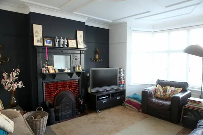 Living Room at Film location D2210 in London (photo 21)