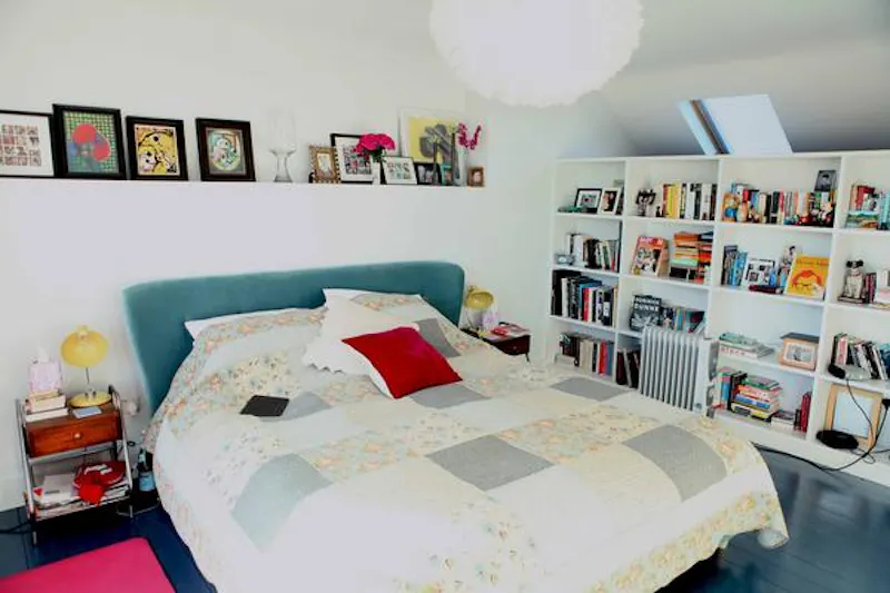 Bedroom at Film location D2210 in London (photo 27)