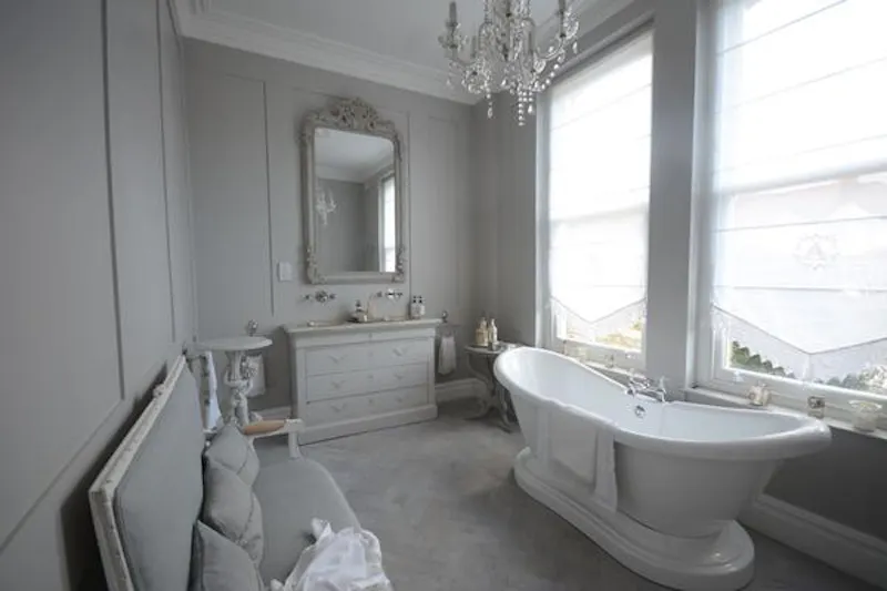 Bath at Norwood location house, B1669 (photo 32)