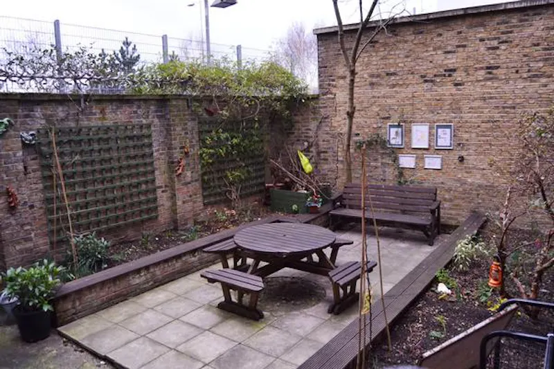 Latimer Road sports hall, Q106 (photo 31)