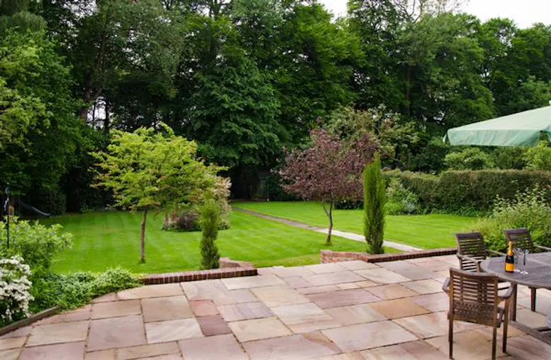 Terrace/Patio at Film location D2211 in Buckinghamshire (photo 7)