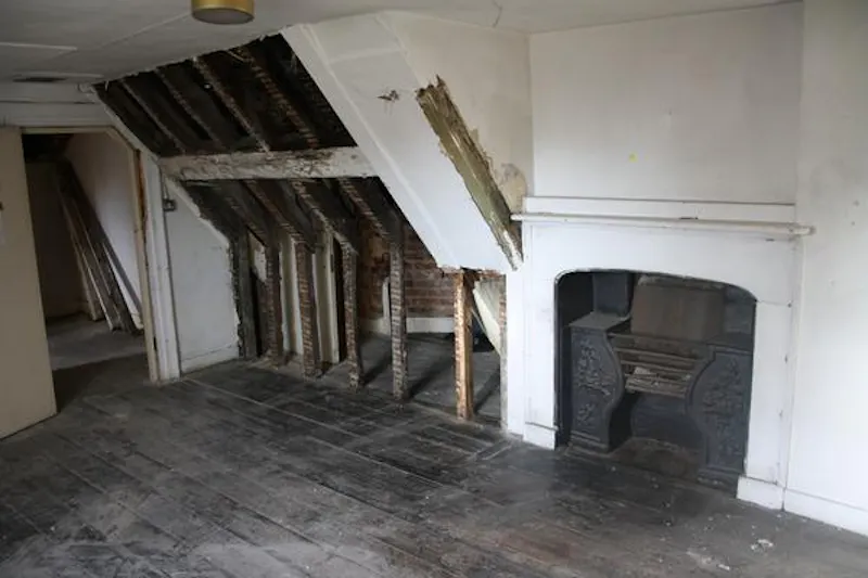 Stone Eastbourne house, A1378 (photo 15)
