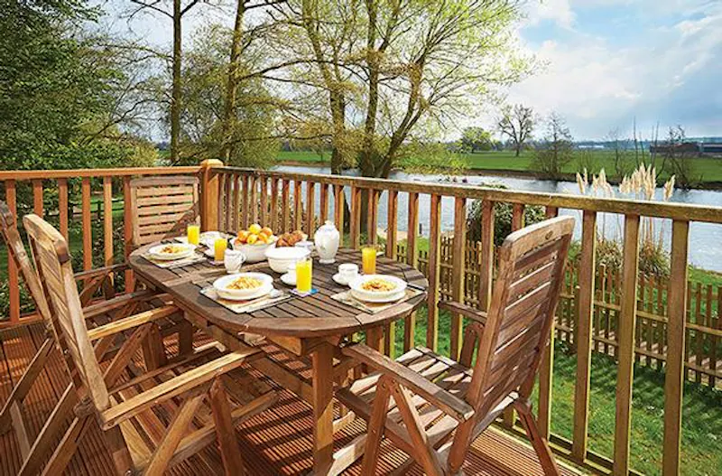 Balcony at Film location D2213 in Oxfordshire (photo 6)