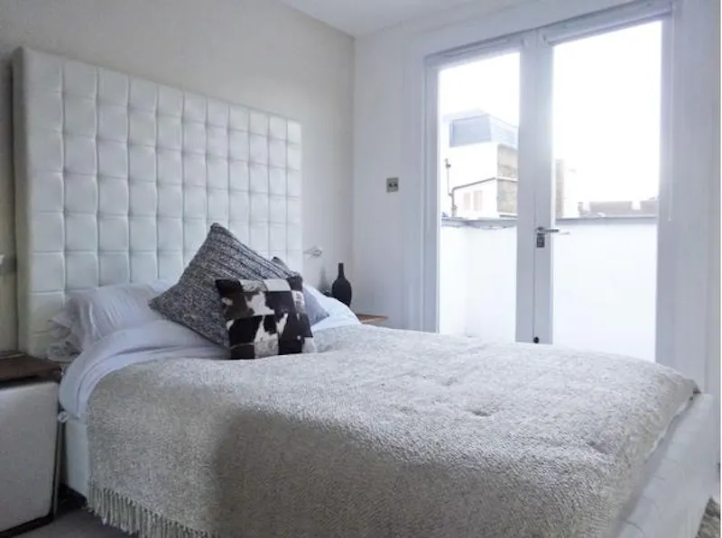 Contemporary Clapham mews, D2214 (photo 17)