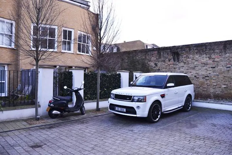Contemporary Clapham mews, D2214 (photo 20)