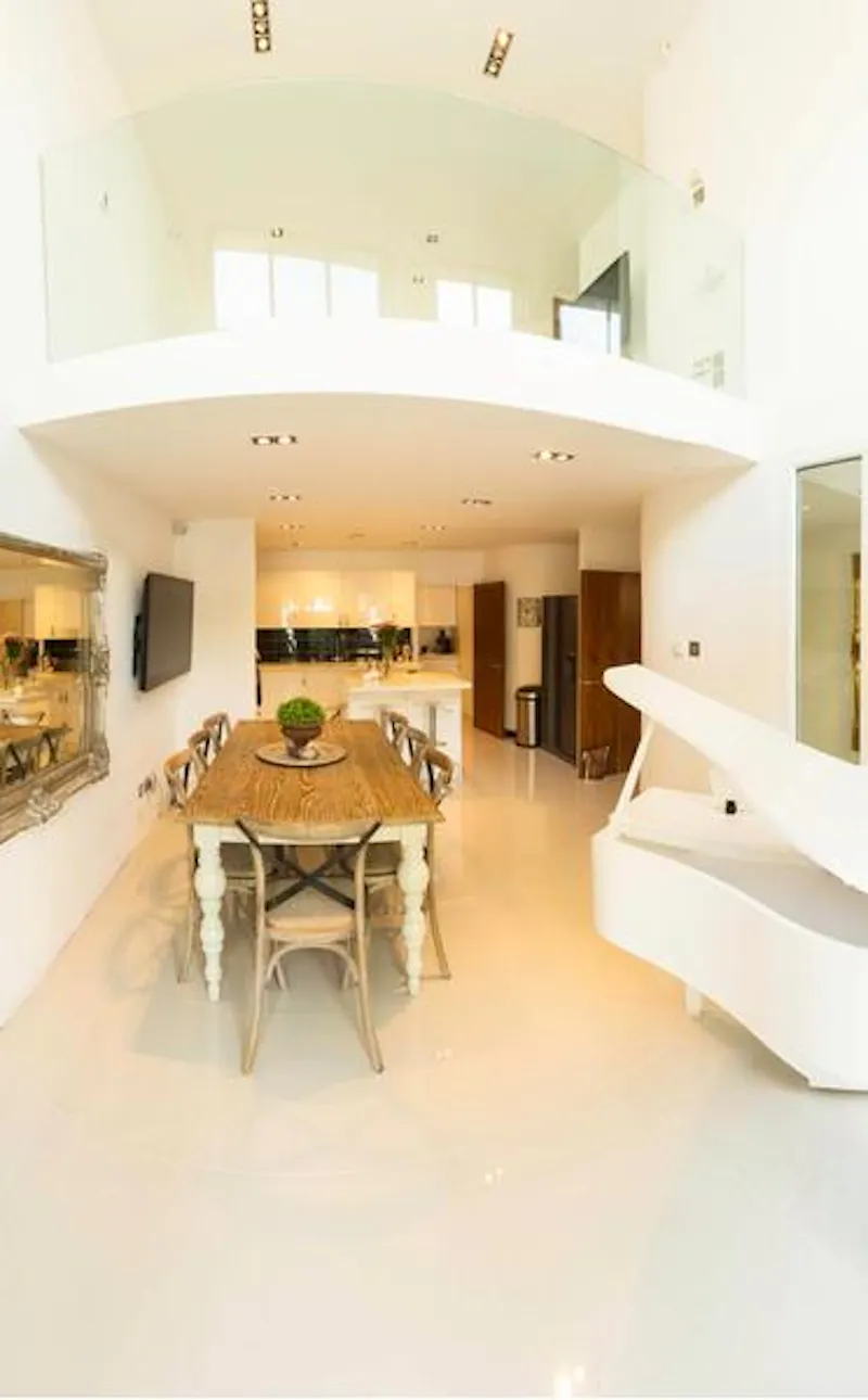 Mezzanine at Contemporary Clapham mews, D2214 (photo 9)