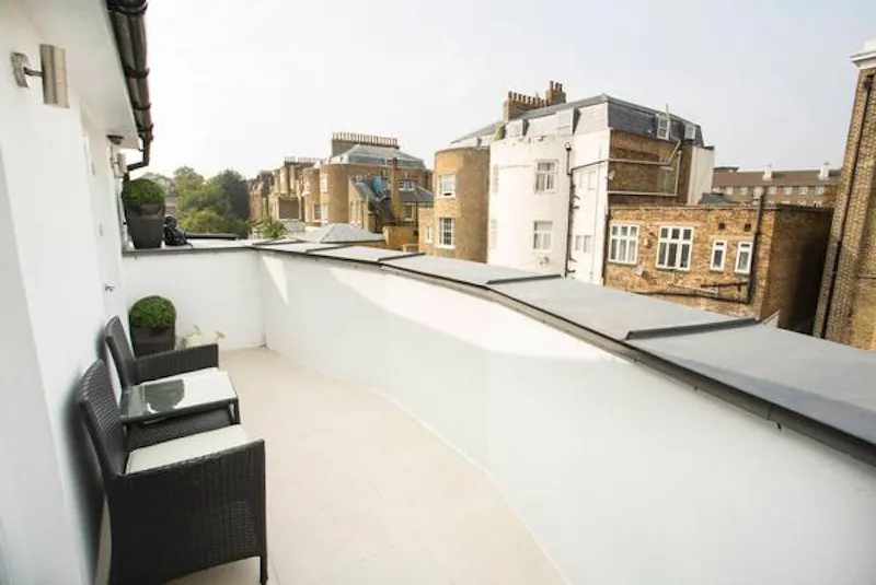 Balcony at Contemporary Clapham mews, D2214 (photo 21)