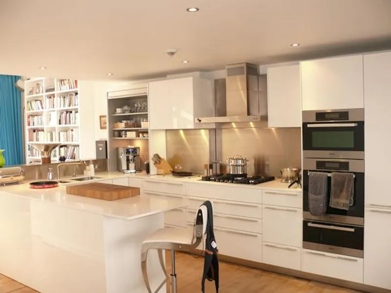 Kitchen at Bright and airy flat in Islington, F1077 (photo 10)