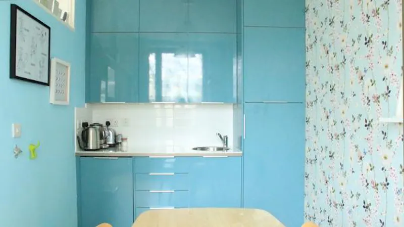Kitchen at Film location T149 in London (photo 10)