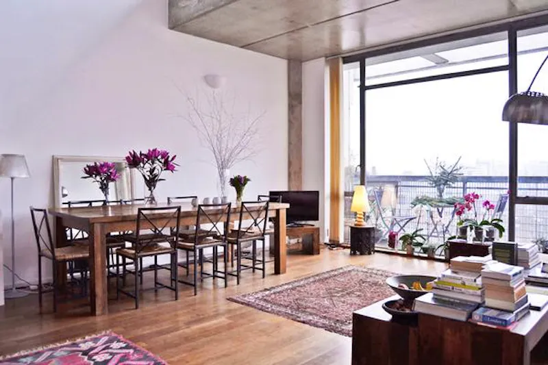 Dining room at Union wharf mezzanine apartment, F1079 (photo 5)