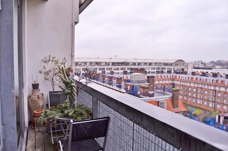Balcony at Union wharf mezzanine apartment, F1079 (photo 24)