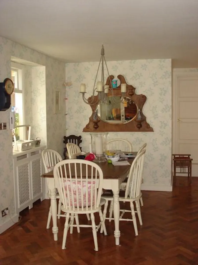 Dining room at Brondesbury garden apartment, F1080 (photo 4)