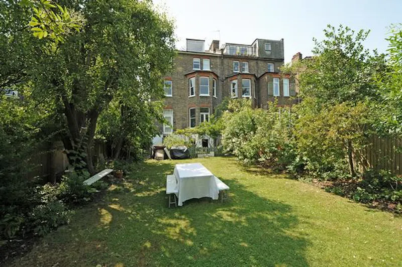 Garden at Brondesbury garden apartment, F1080 (photo 6)