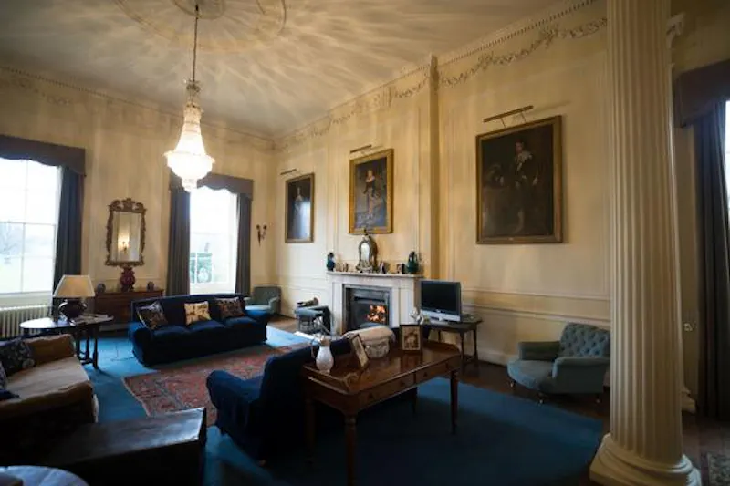 Chateau style house Northampton, A1379 (photo 4)