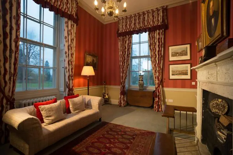 Drawing room at Chateau style house Northampton, A1379 (photo 11)