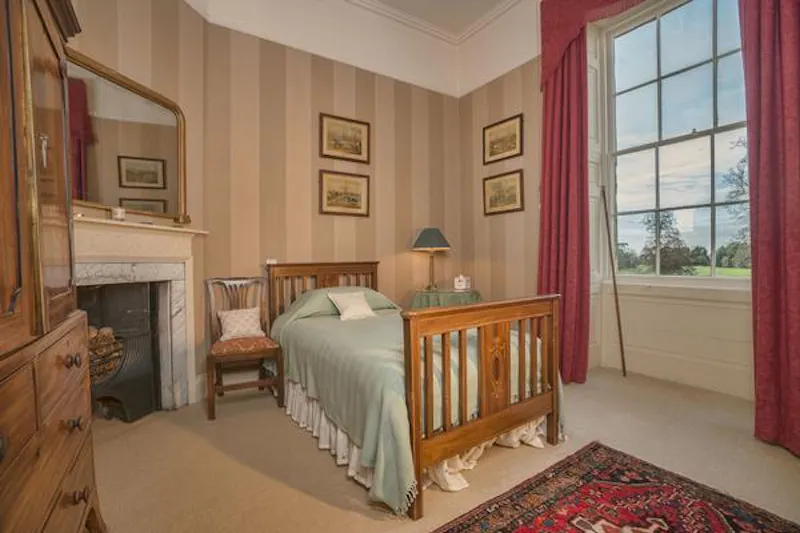 Chateau style house Northampton, A1379 (photo 14)