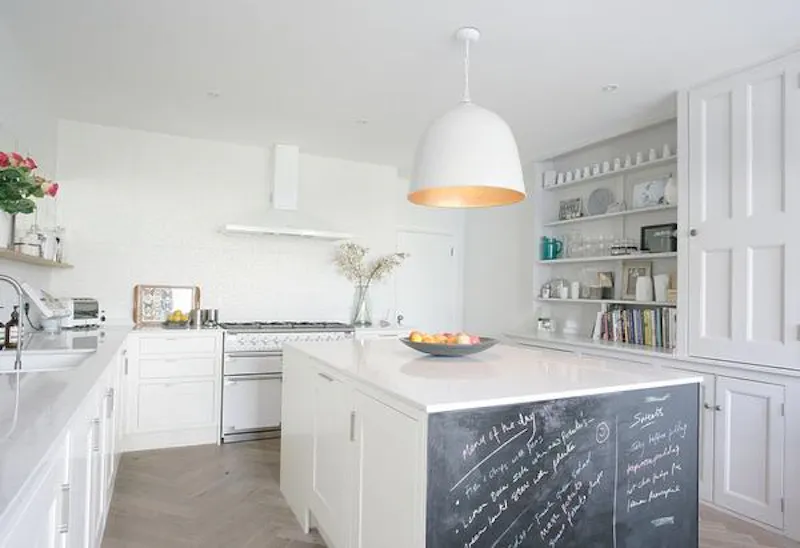 Kitchen at Light, bright Kilburn house, B1673 (photo 5)