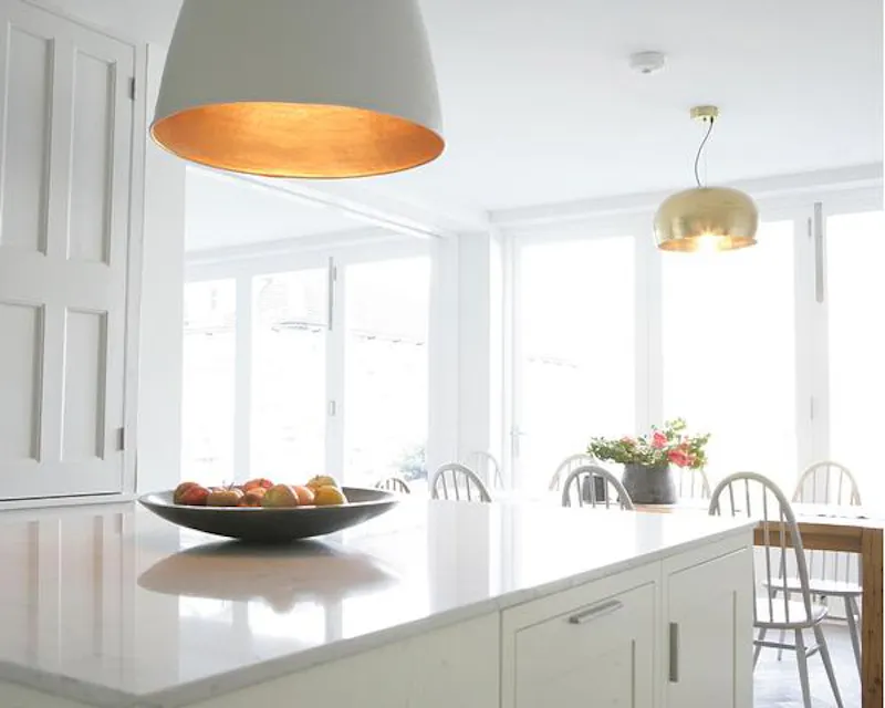 Light, bright Kilburn house, B1673 (photo 9)
