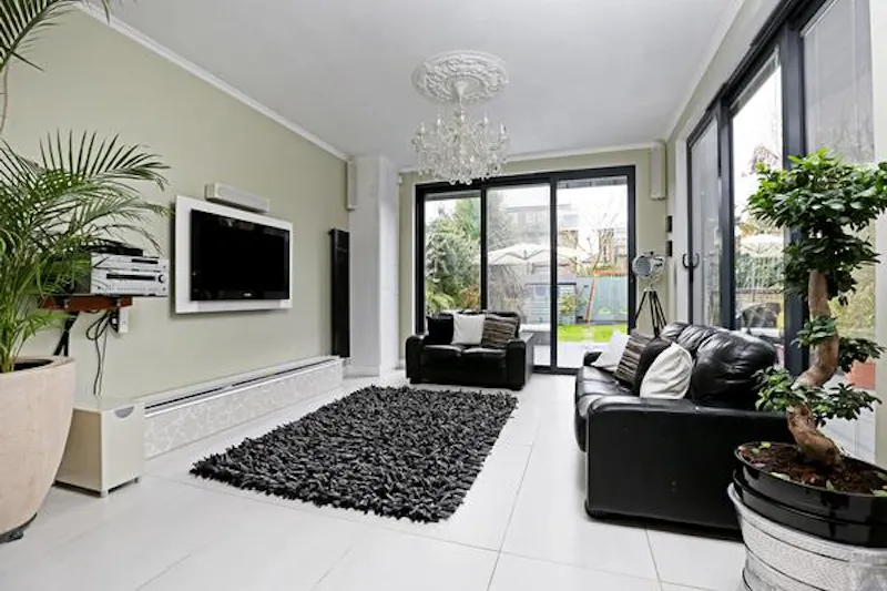 Living Room at Ealing family home, B1674 (photo 3)