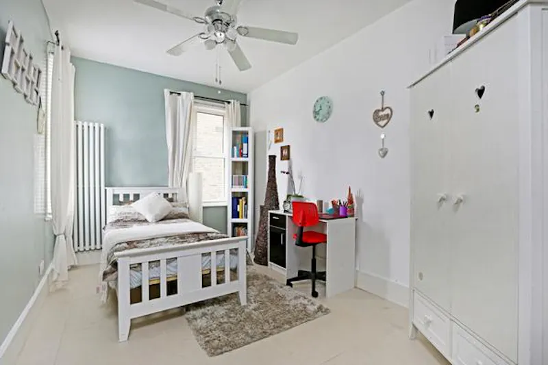 Ealing family home, B1674 (photo 9)
