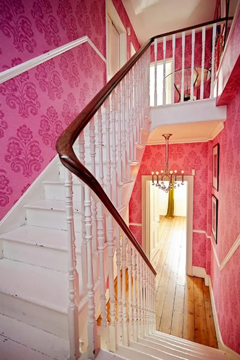 Staircase at Shepherd's Bush gold house, B1675 (photo 4)