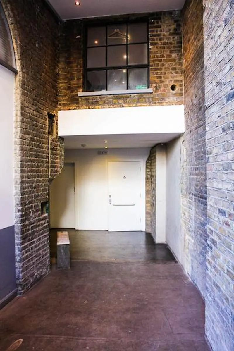 Arched event space in Old Street, N399 (photo 9)