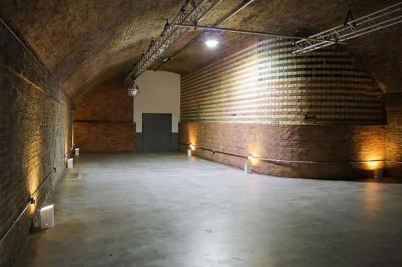 Arched event space in Old Street, N399 (photo 11)