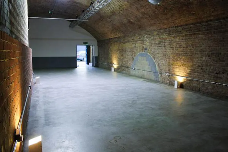 Arched event space in Old Street, N399 (photo 12)
