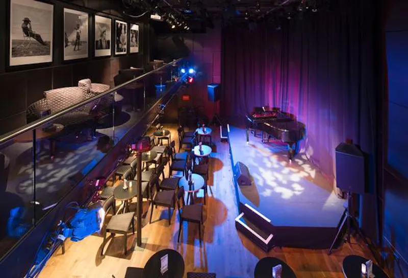 Dining room at Modern Victoria theatre, P592 (photo 9)