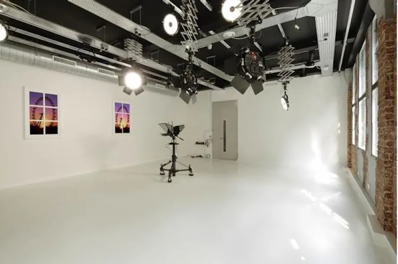 Oxford Circus studios , N400 (photo 2)