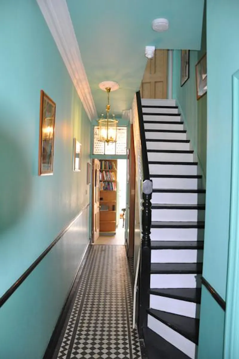 Staircase at Colourful Willesden Green house, B1676 (photo 12)