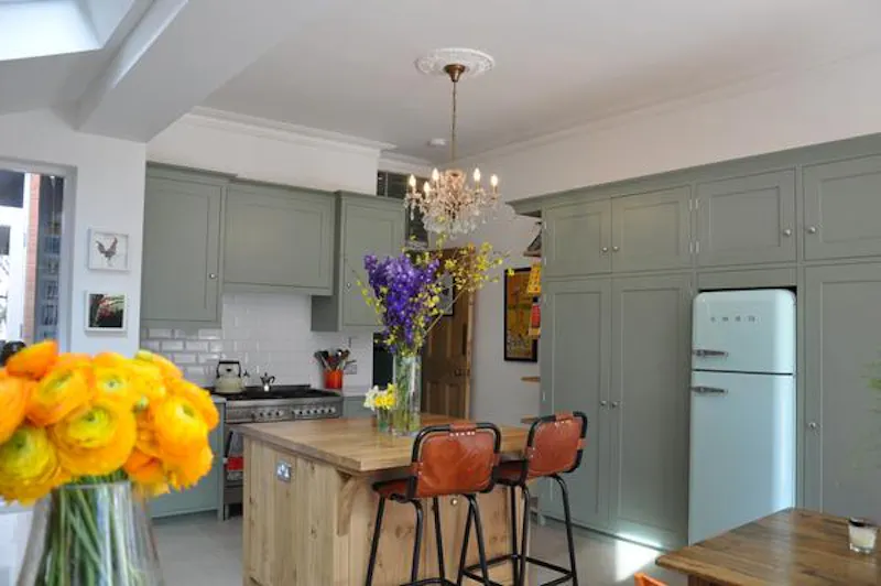 Colourful Willesden Green house, B1676 (photo 6)
