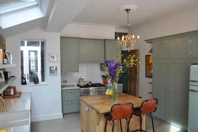 Colourful Willesden Green house, B1676 (photo 7)