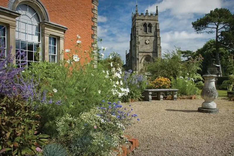 Grand estate with chapel in Willington, A1381 (photo 33)