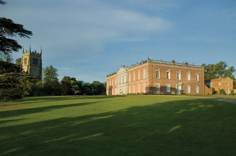 Grand estate with chapel in Willington, A1381 (photo 42)