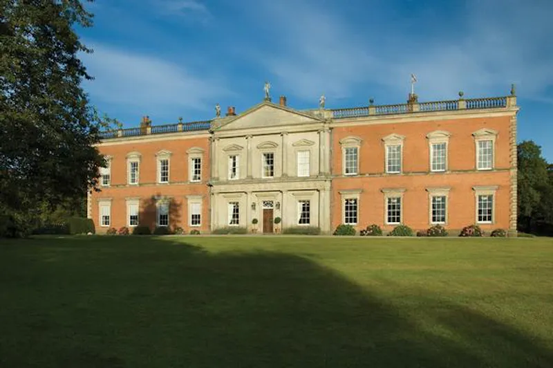 Grand estate with chapel in Willington, A1381 (photo 43)